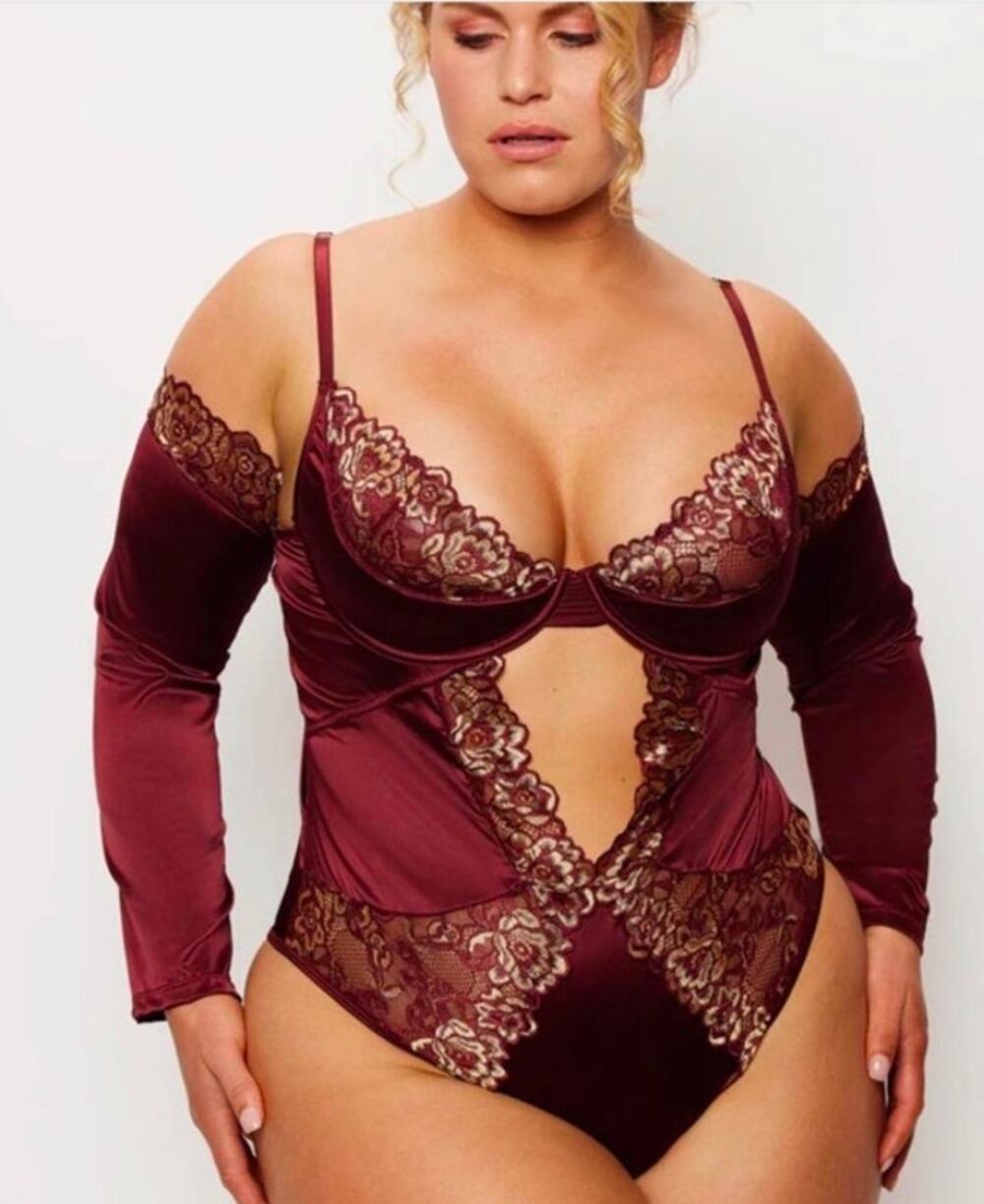 Frederick's of Hollywood Andrina Red Wine Teddy with Detachable Sleeves - S